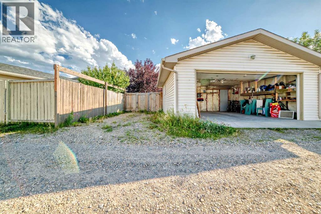 Single Family House for Sale in  Martinvalley Way NE Martindale Calgary 