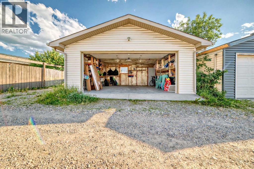 Single Family House for Sale in  Martinvalley Way NE Martindale Calgary 