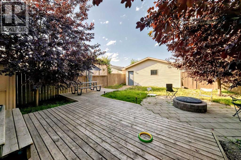 Single Family House for Sale in  Martinvalley Way NE Martindale Calgary 