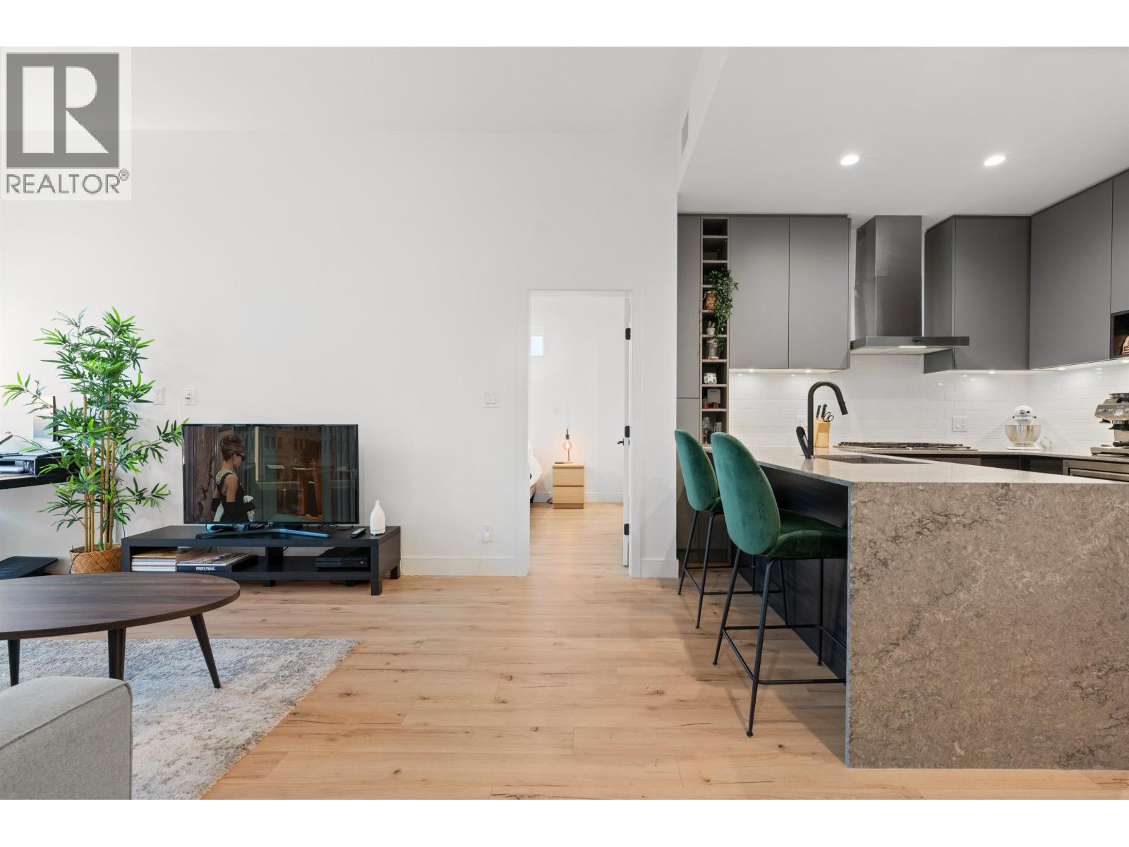 621 3131 MURRAY STREET, Port Moody