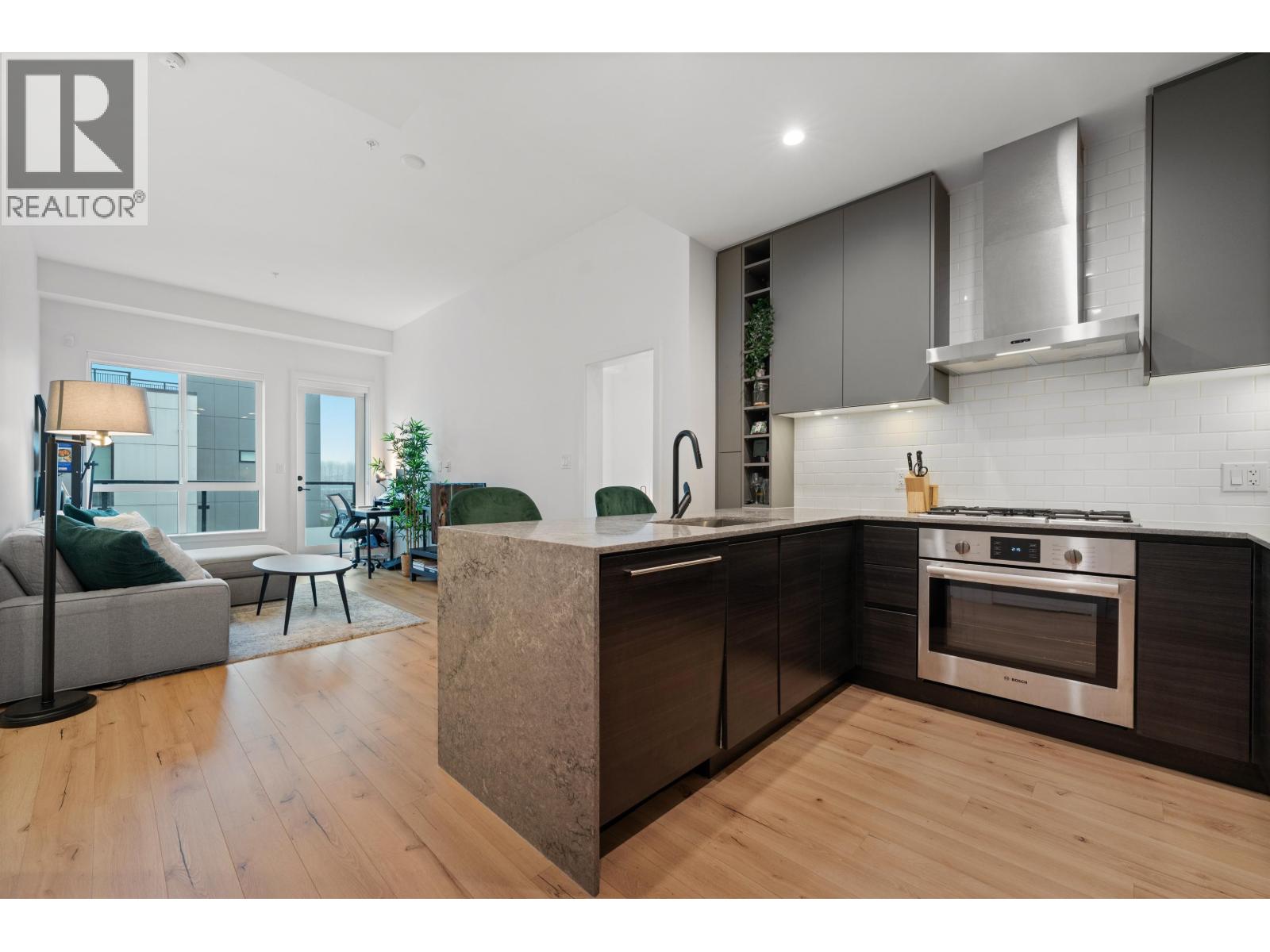 621 3131 MURRAY STREET, Port Moody