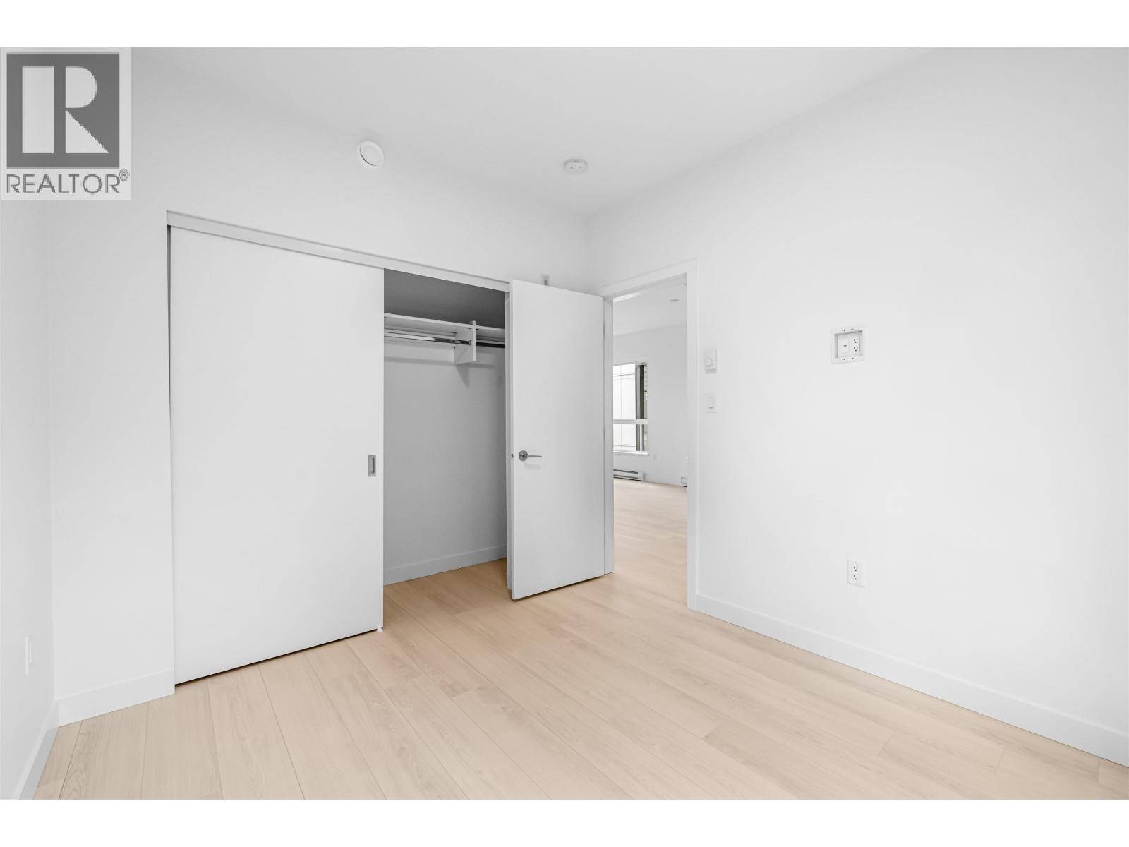 408 3596 MALSUM DRIVE, North Vancouver