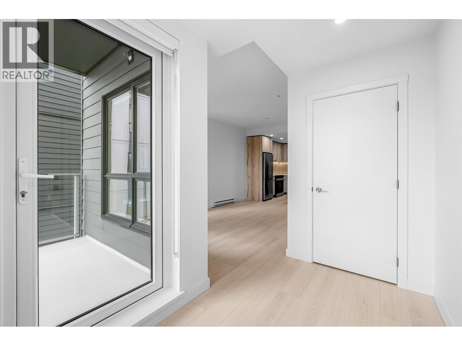 408 3596 MALSUM DRIVE, North Vancouver