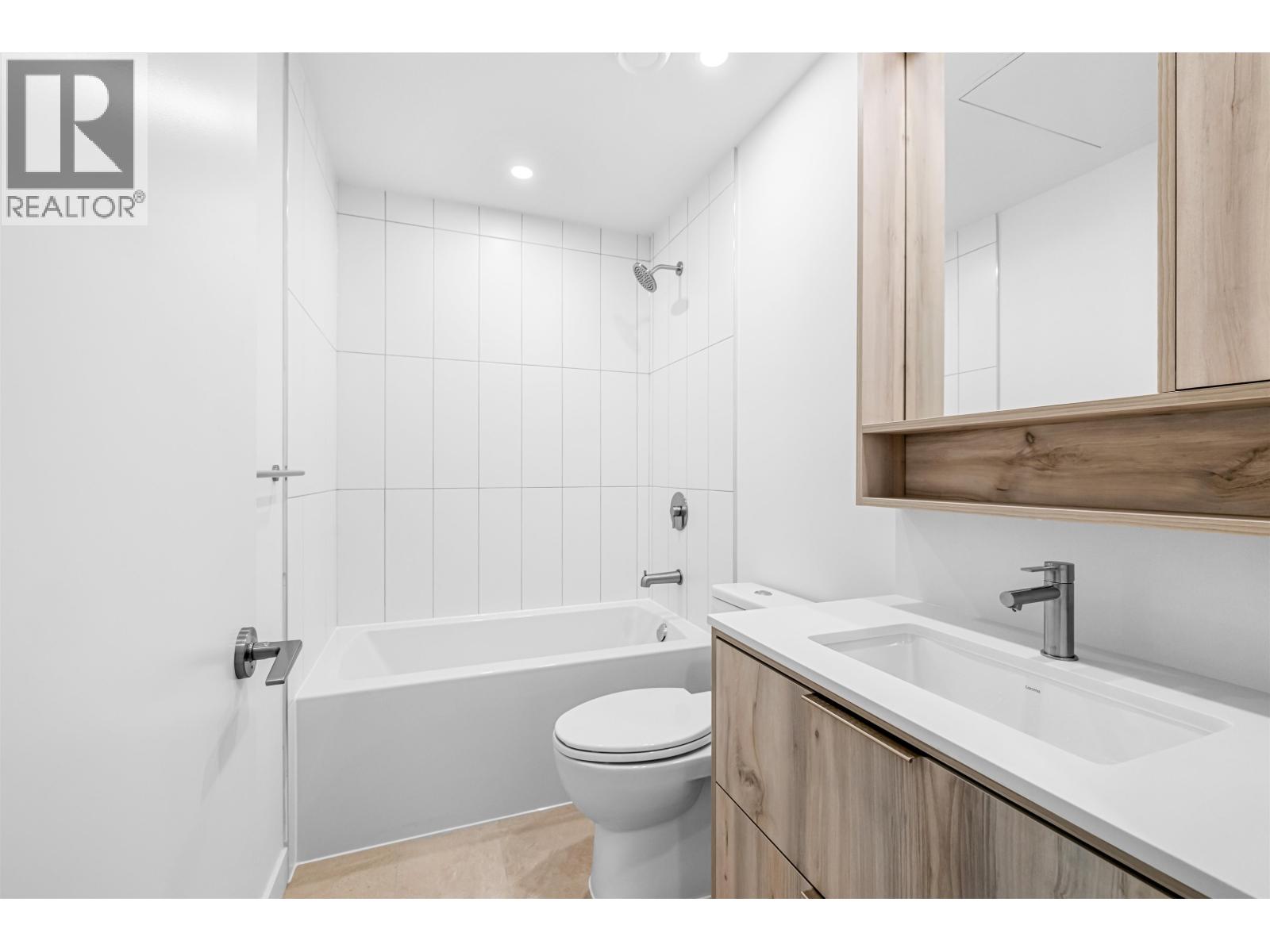 408 3596 MALSUM DRIVE, North Vancouver
