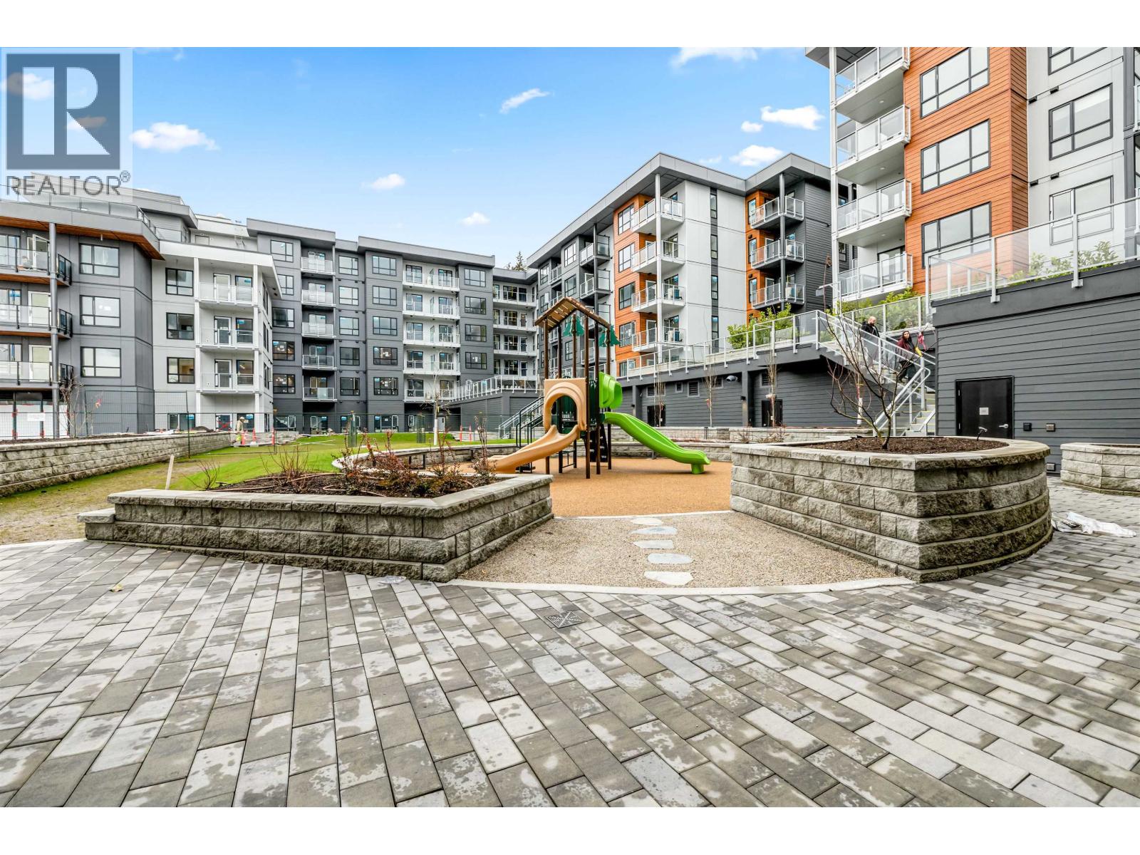 408 3596 MALSUM DRIVE, North Vancouver