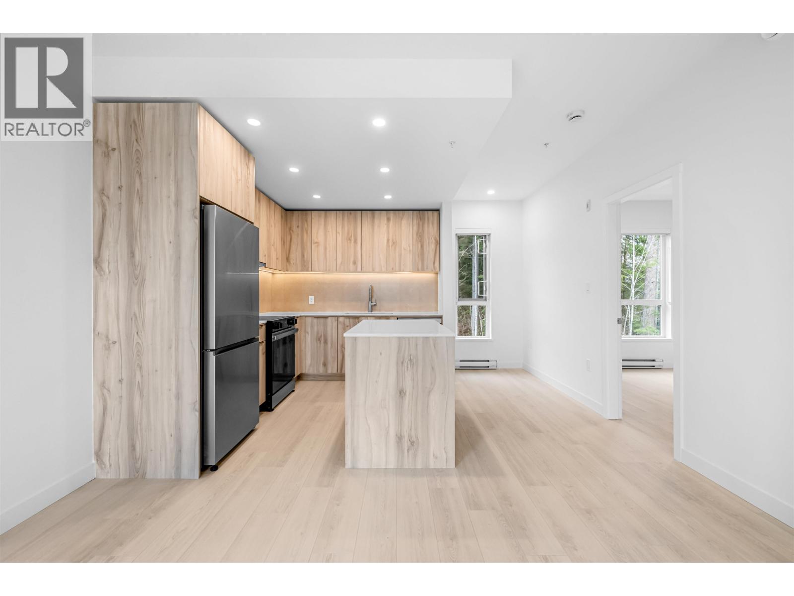 408 3596 MALSUM DRIVE, North Vancouver