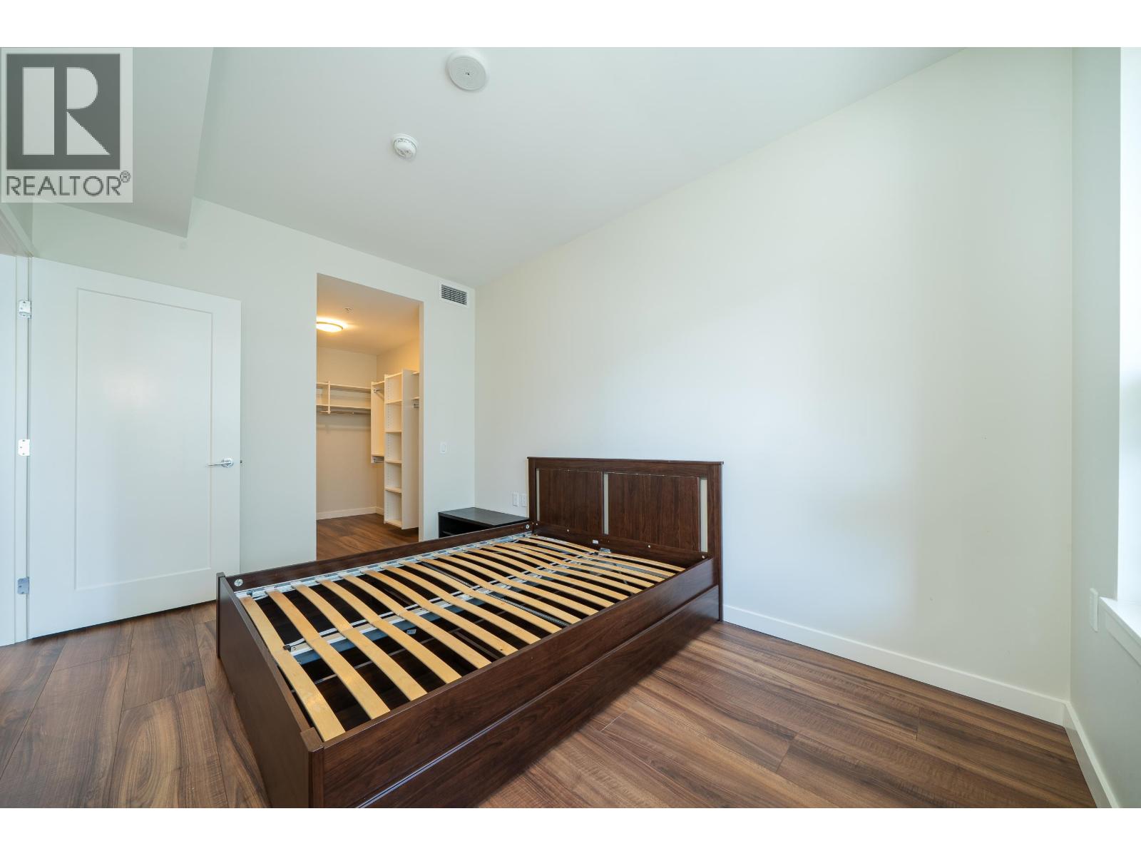 #907-8699 HAZELBRIDGE Way, Richmond