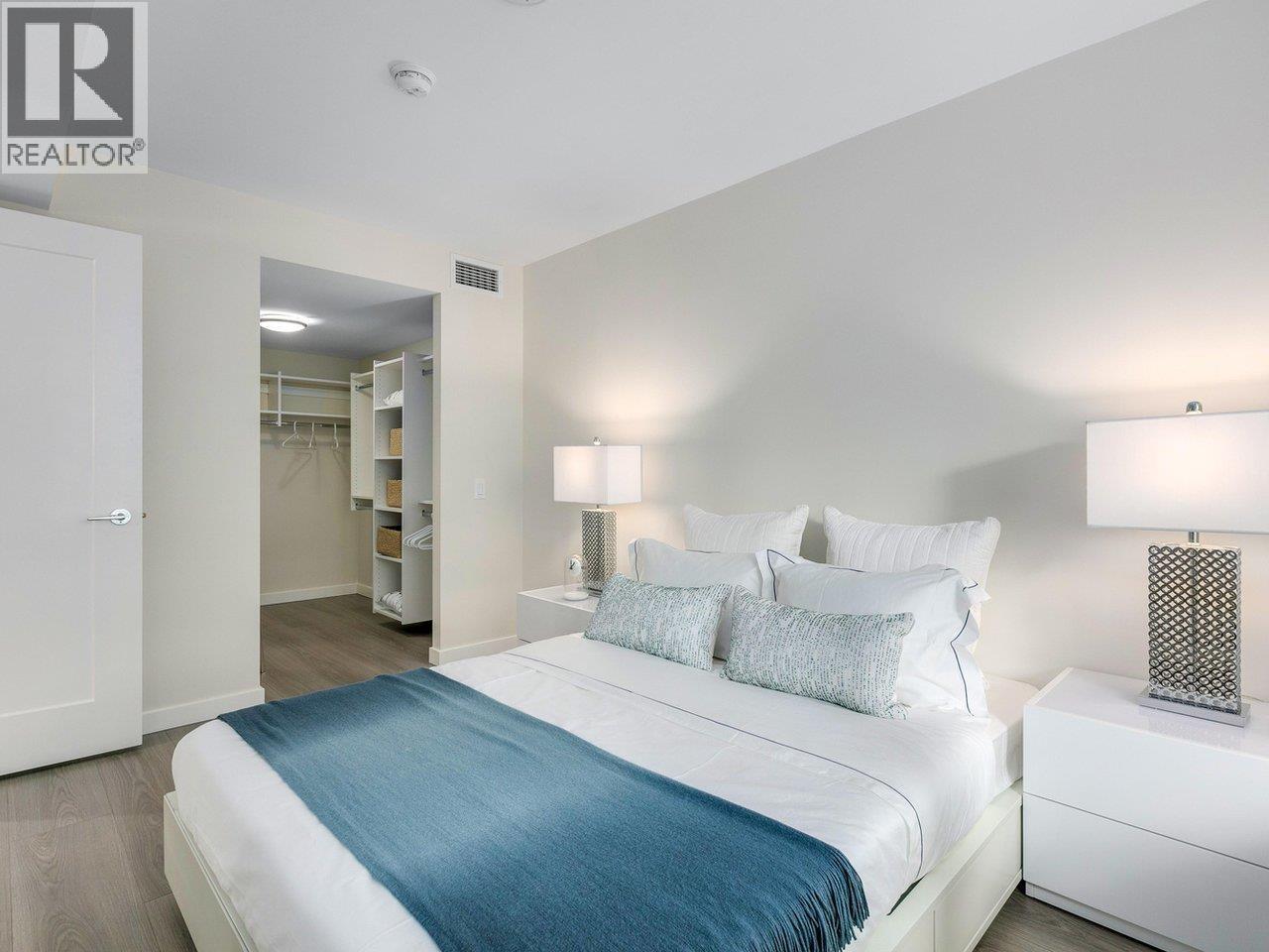 #907-8699 HAZELBRIDGE Way, Richmond