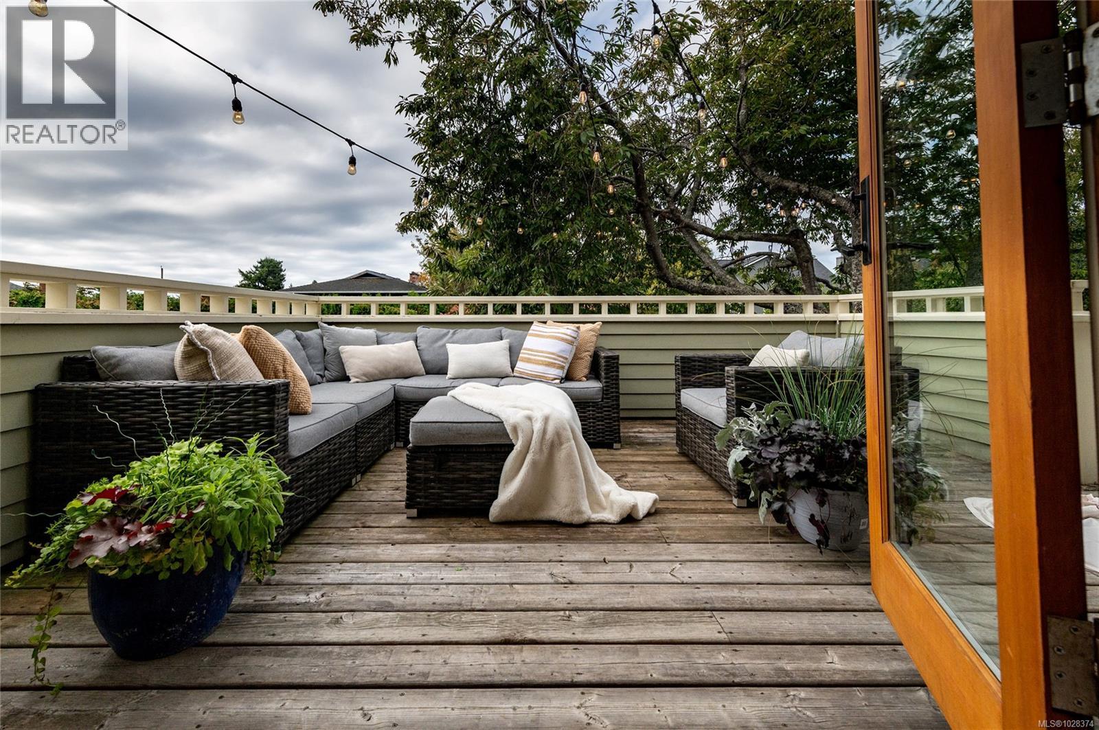 2709 BURDICK AVE - 22