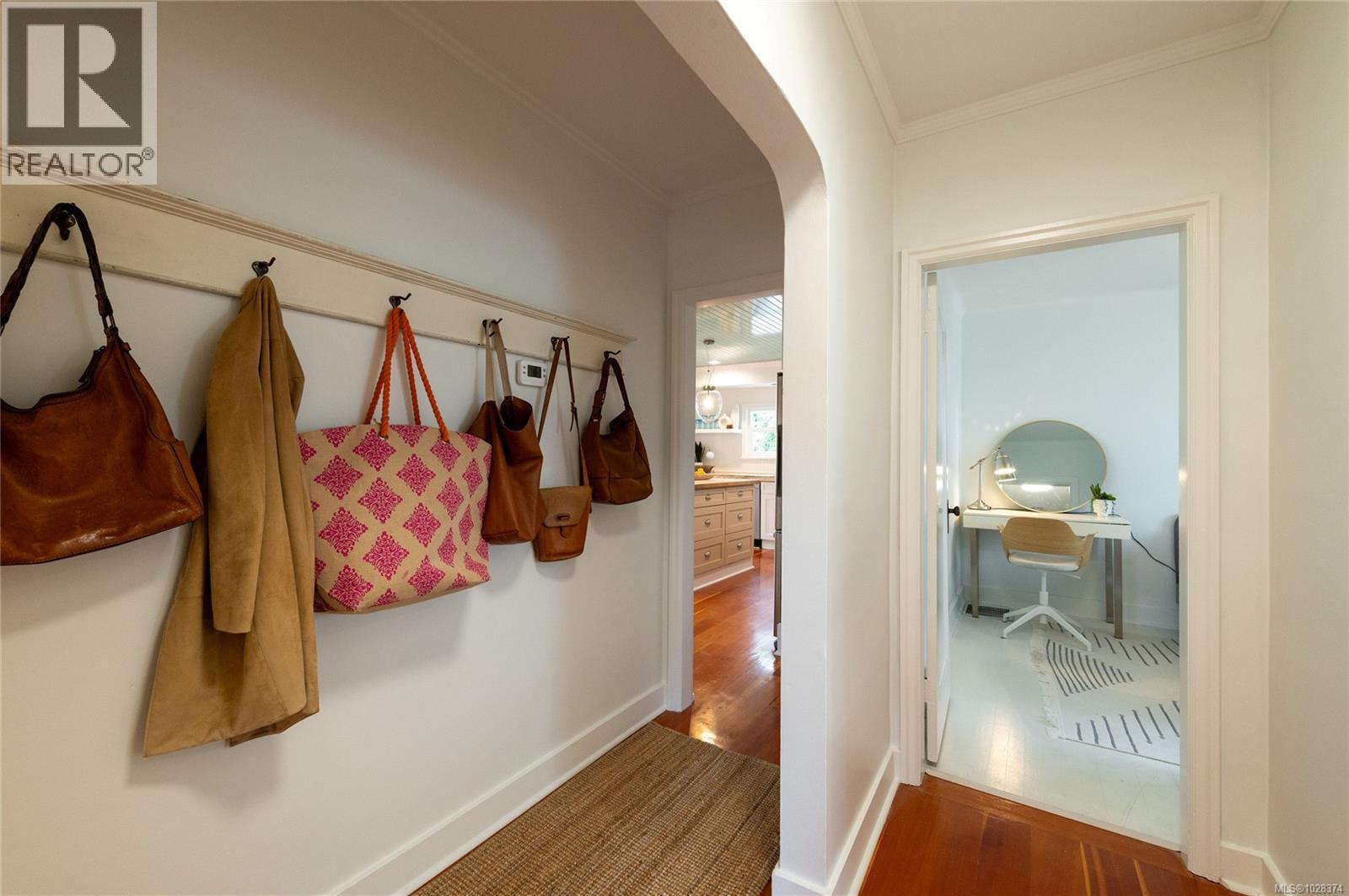 2709 BURDICK AVE - 37