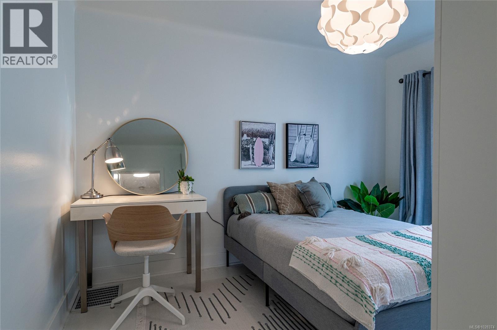 2709 BURDICK AVE - 38