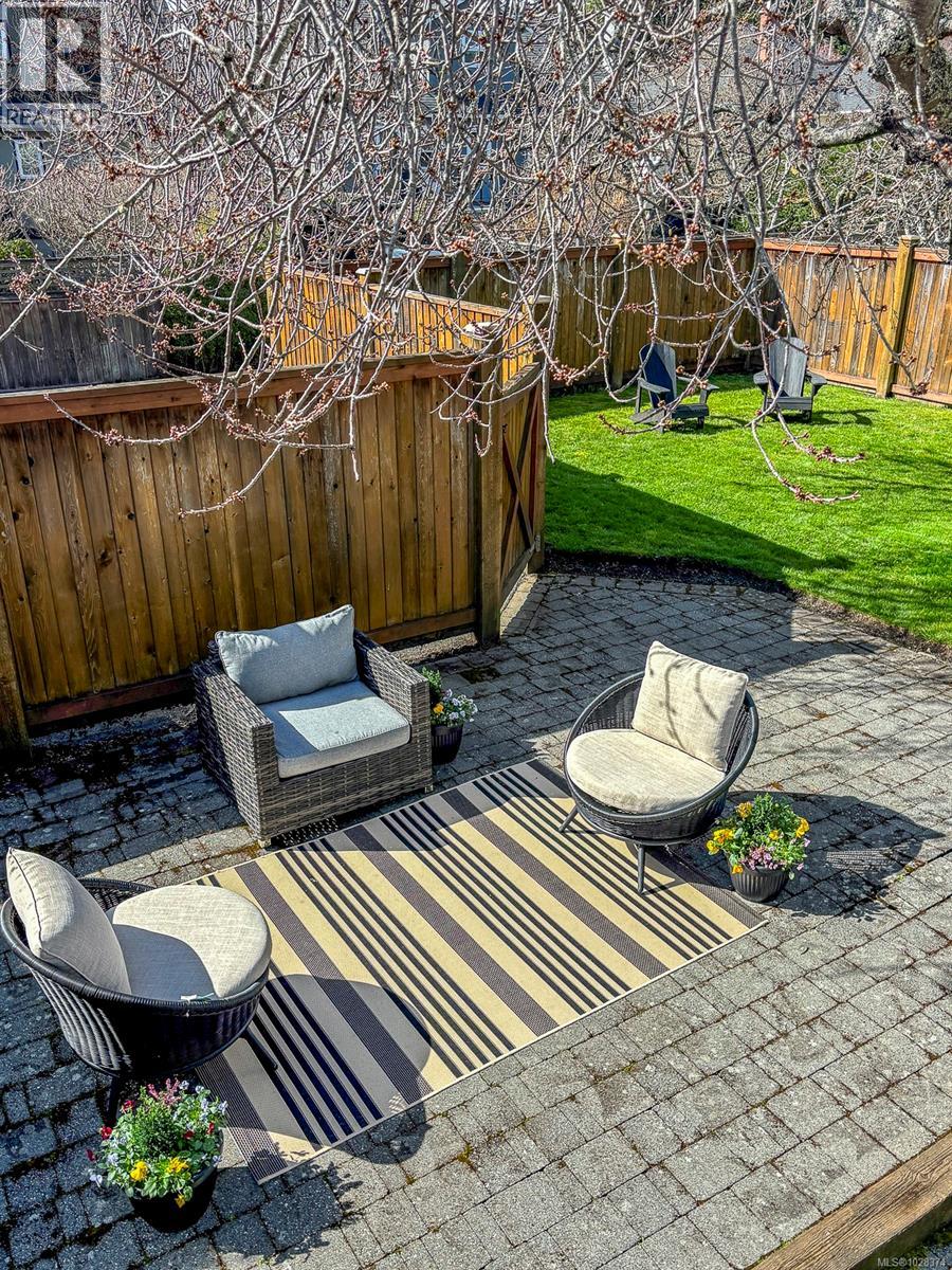 2709 BURDICK AVE - 61