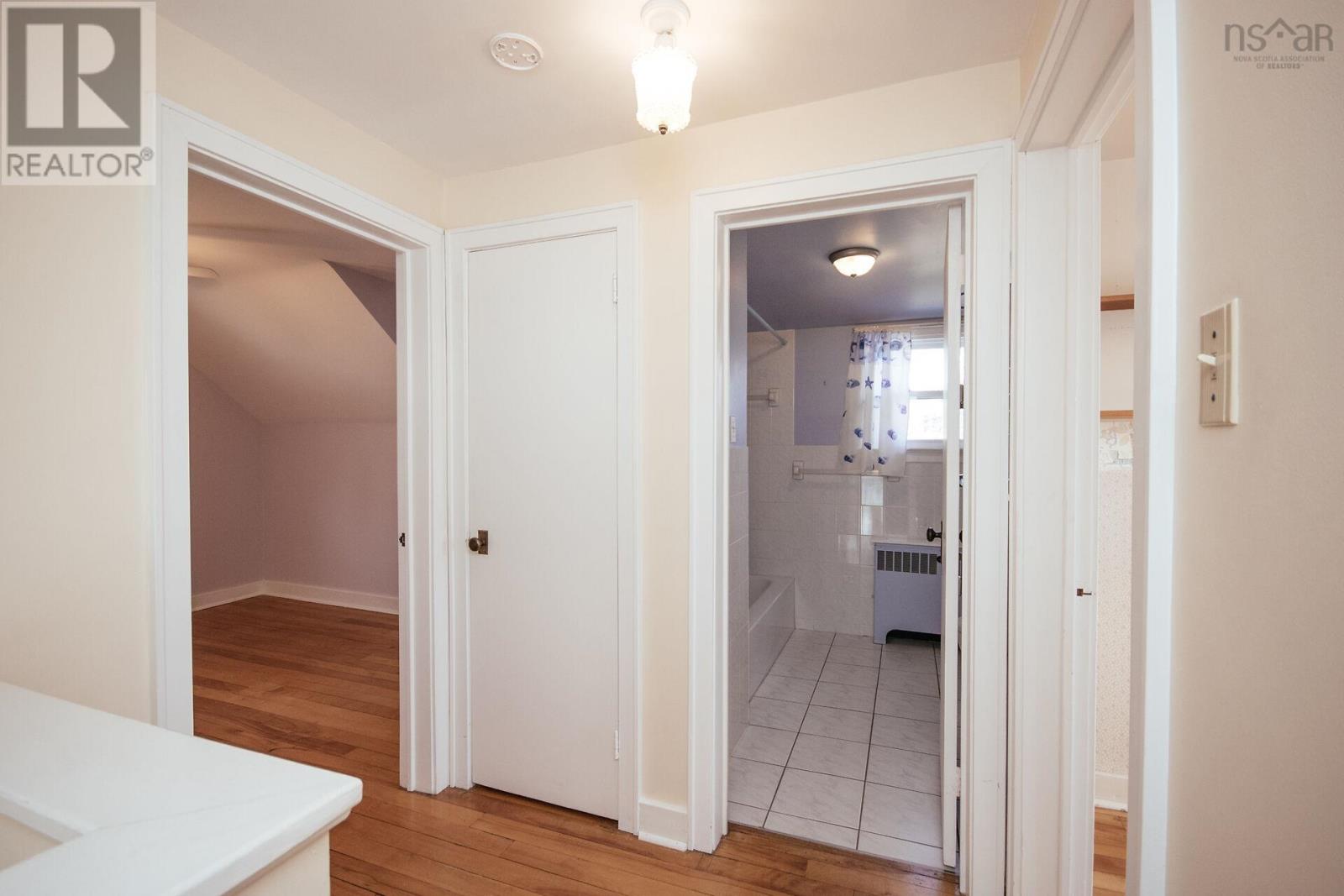 Property 18 of 50 of 2879 RALPH DEVLIN Drive