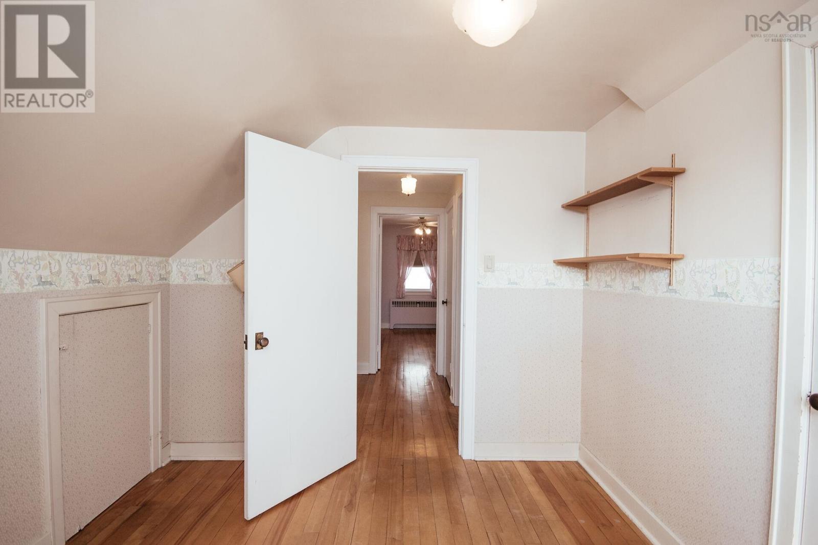 Property 3 of 50 of 2879 RALPH DEVLIN Drive