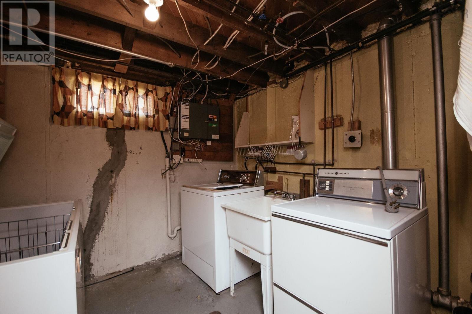 Property 45 of 50 of 2879 RALPH DEVLIN Drive