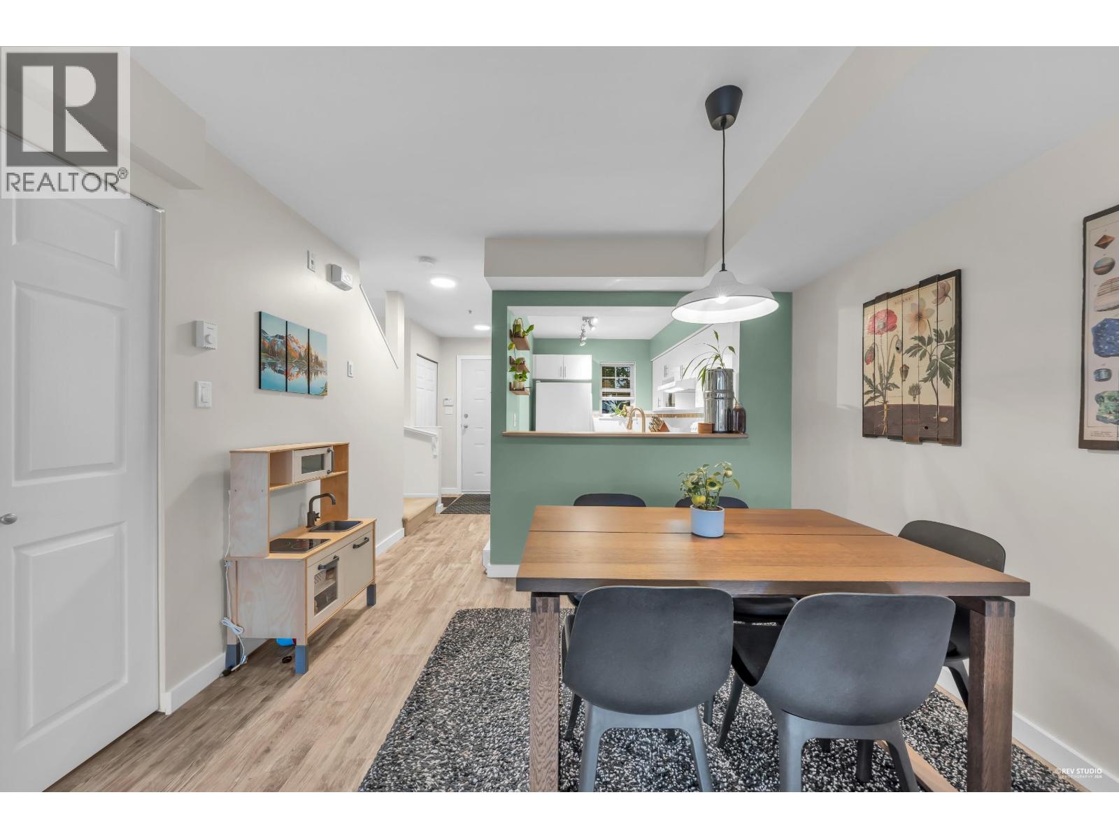 19 123 SEVENTH STREET, New Westminster