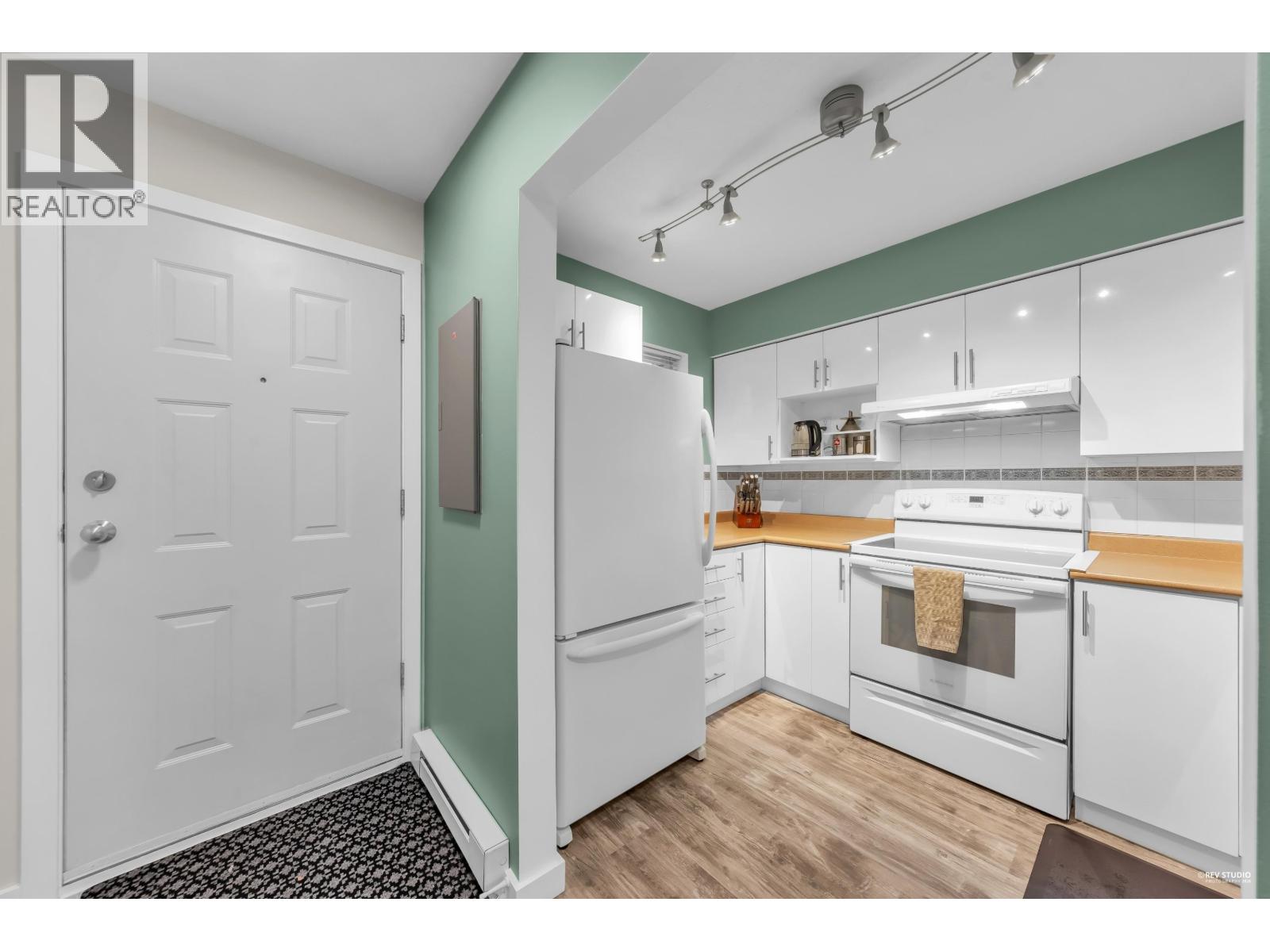 19 123 SEVENTH STREET, New Westminster