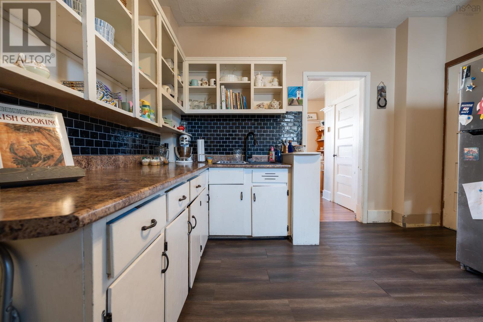 Property 47 of 49 of 2 Davison Street