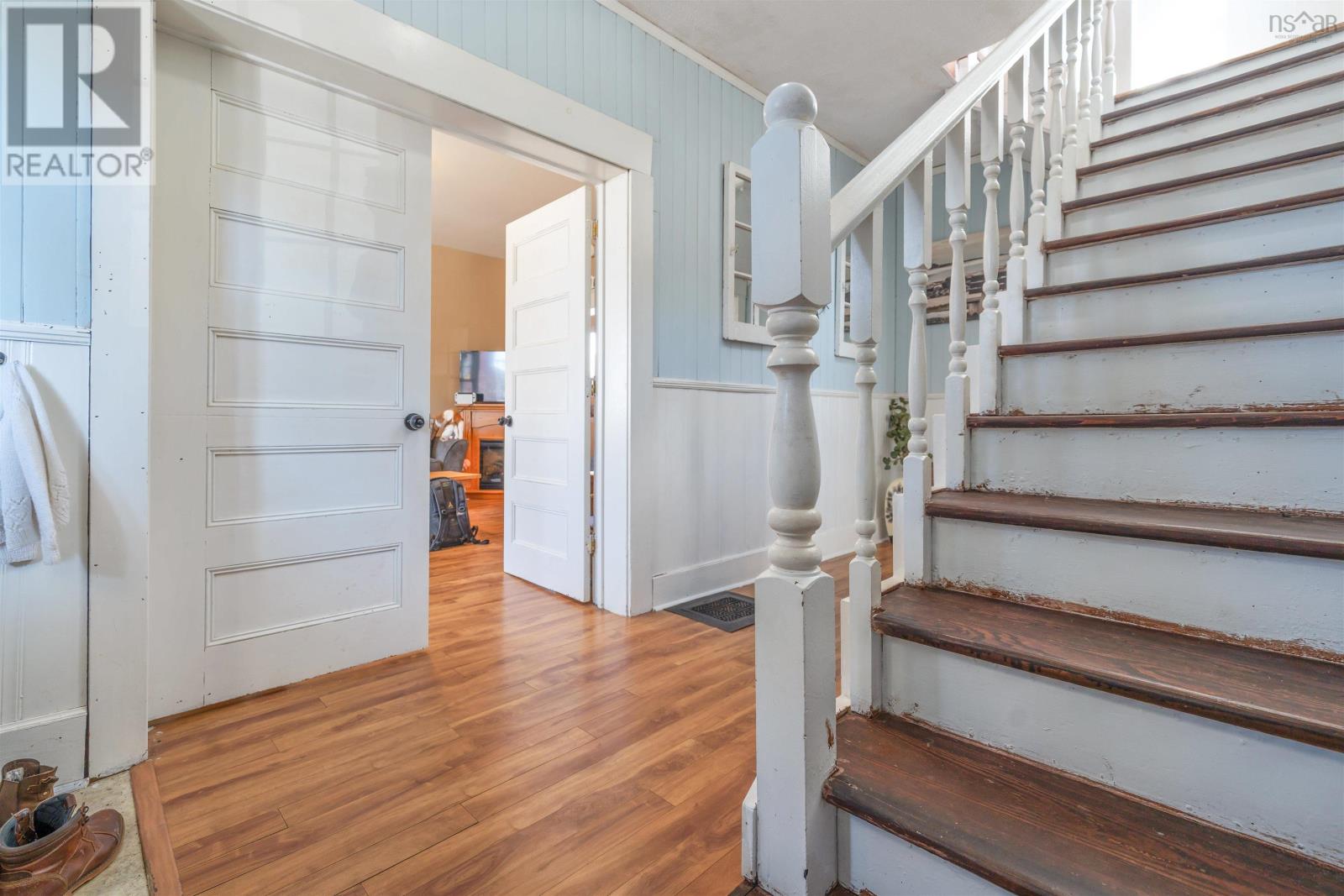 Property 40 of 49 of 2 Davison Street