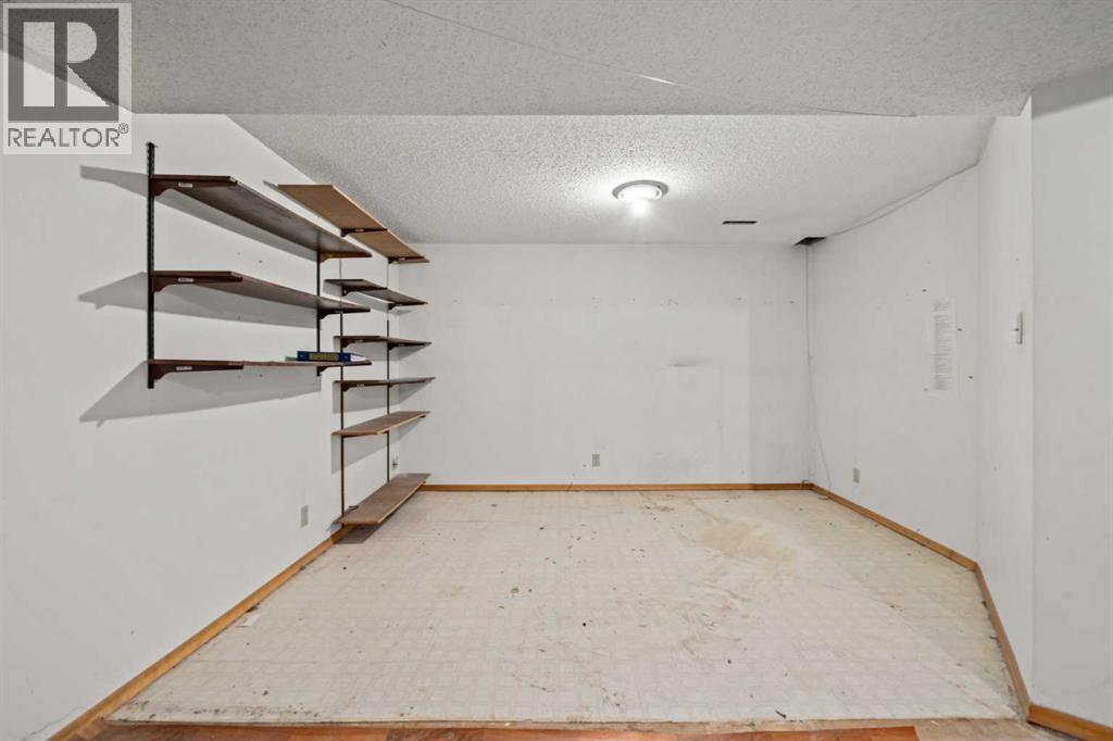 Single Family House Bungalow for Sale in  Deerview Court SE Deer Ridge Calgary 