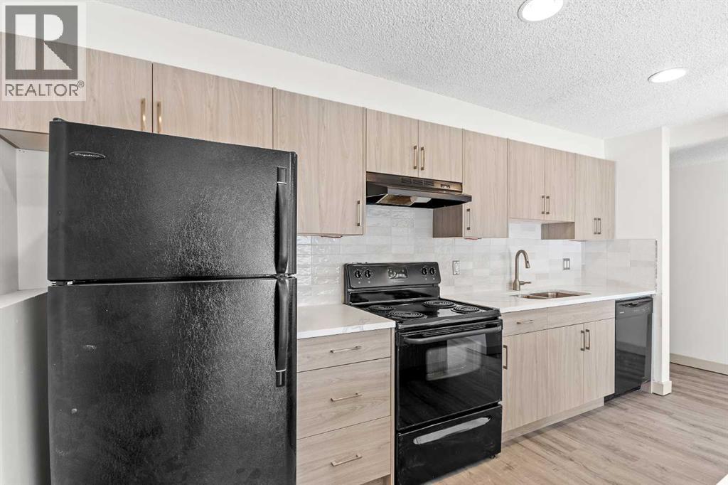 Single Family House for Sale in    Avenue SW Sunalta Calgary 