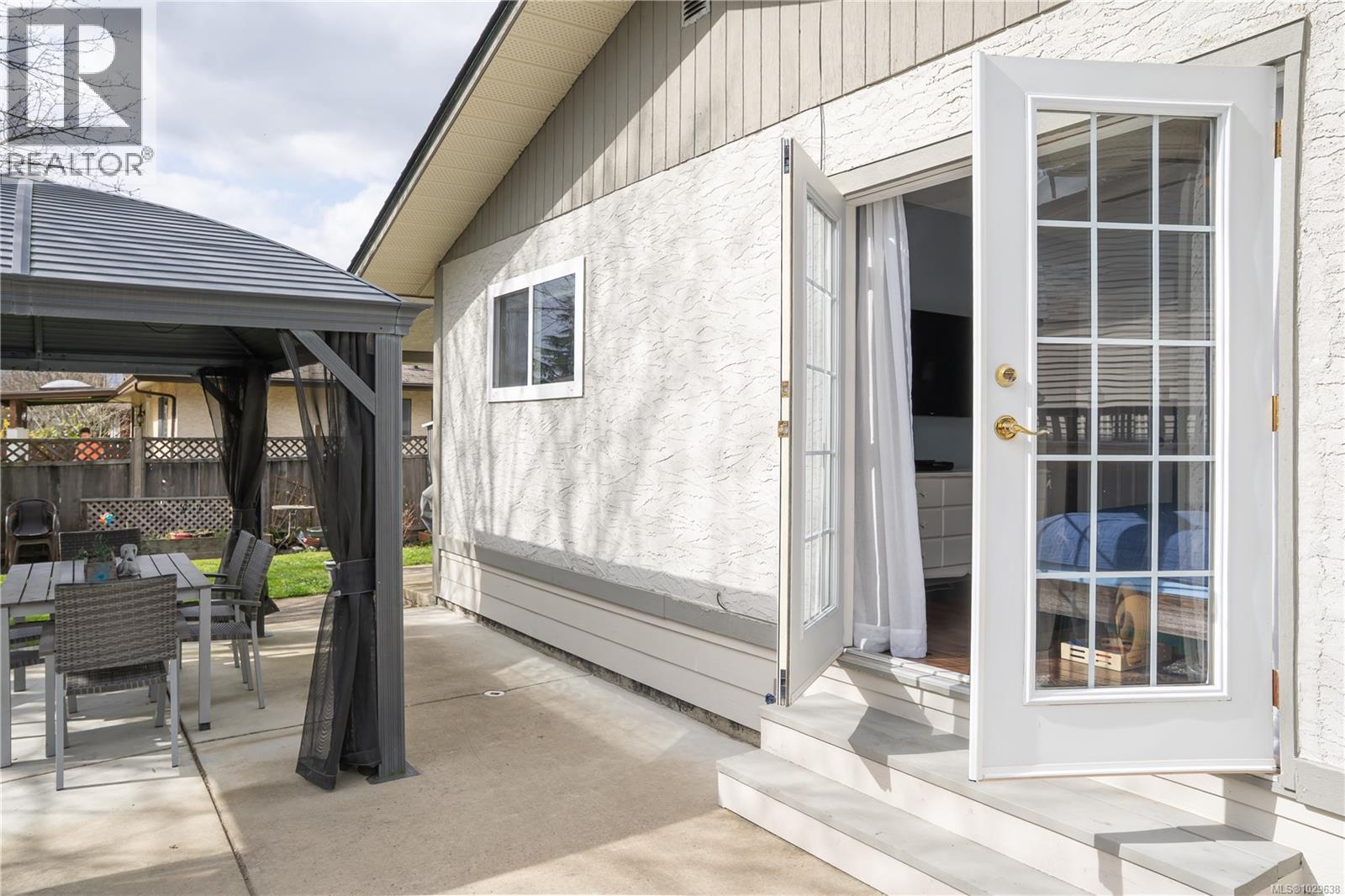 1816 DEBORAH DR - 29