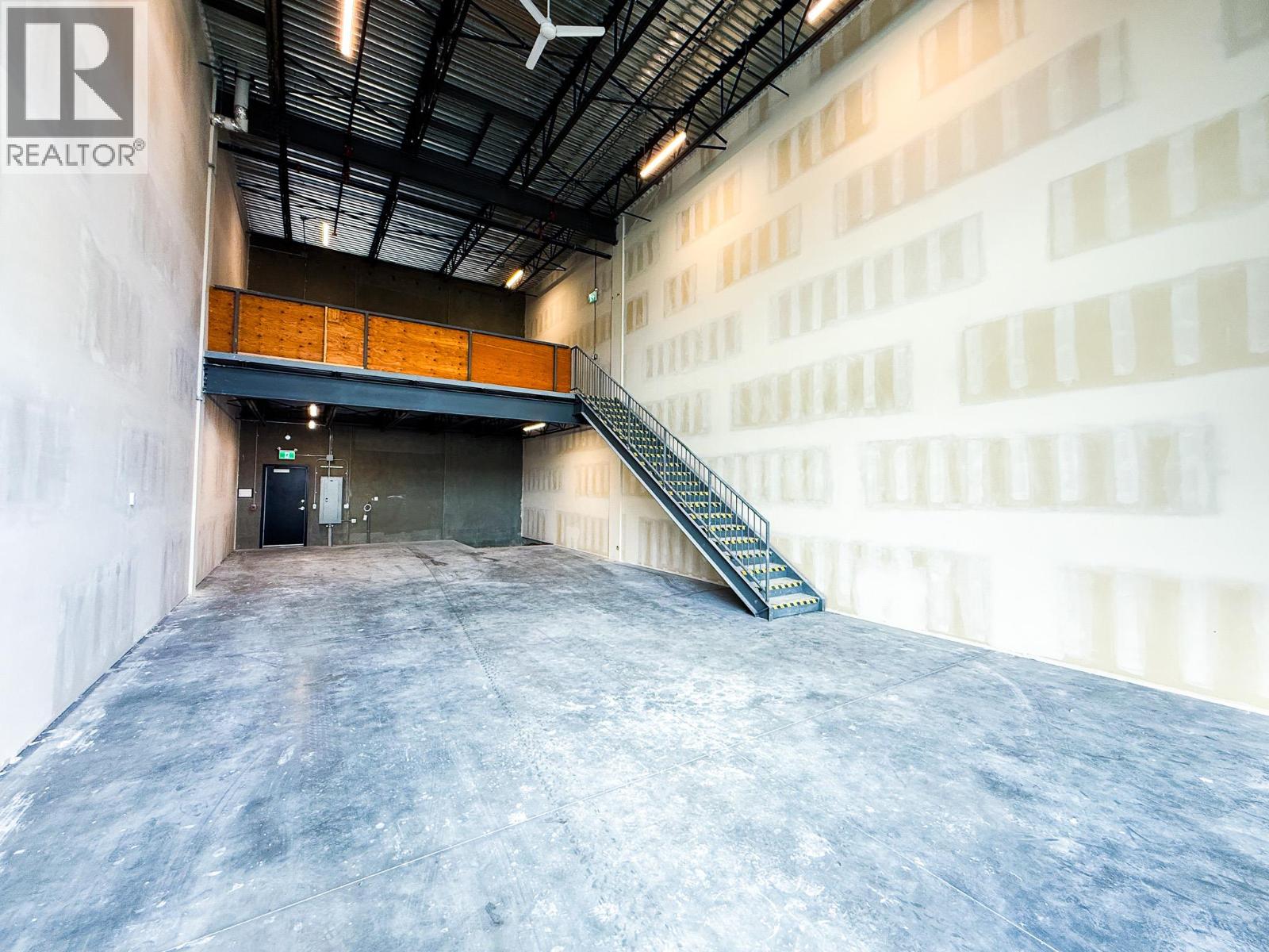 6 1990 Pier Mac Way, Kelowna