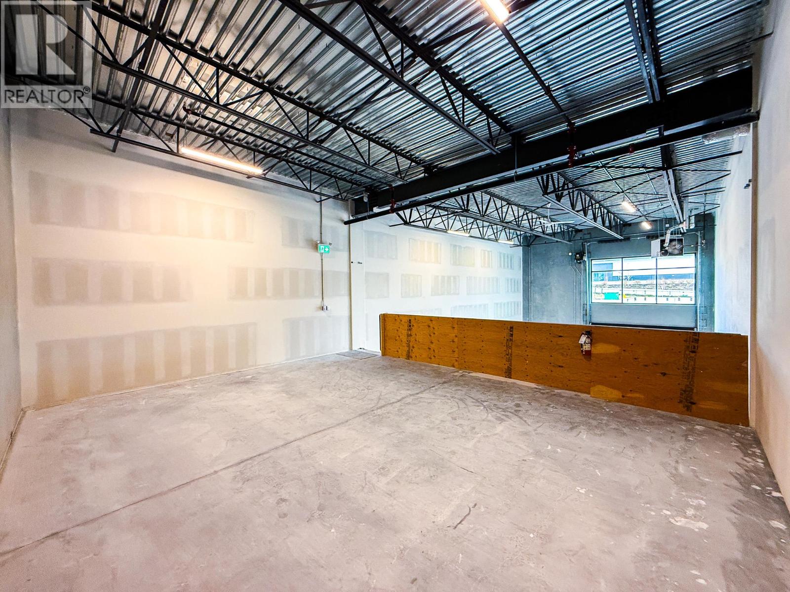 6 1990 Pier Mac Way, Kelowna