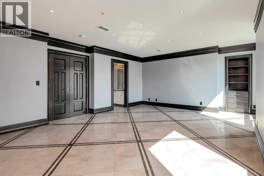 Single Family House for Sale in    Avenue SW Eau Claire Calgary 