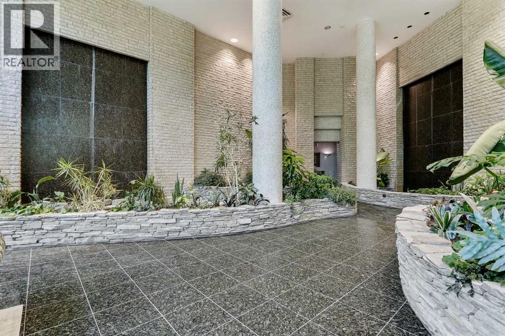 Single Family House for Sale in    Avenue SW Eau Claire Calgary 