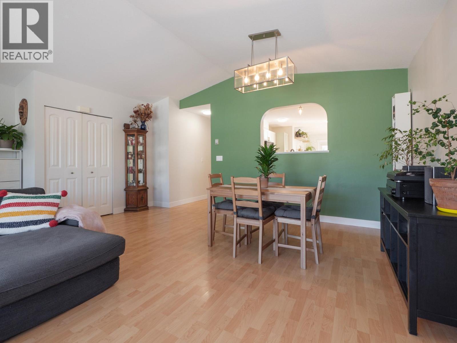 5726 EMILY WAY, Sechelt