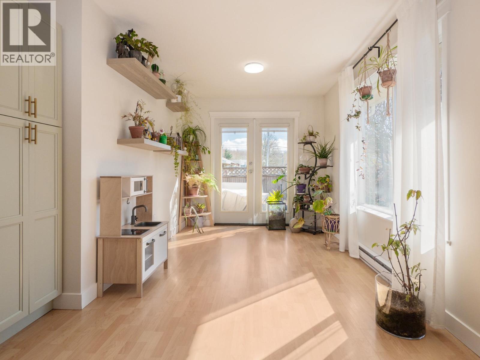 5726 EMILY WAY, Sechelt