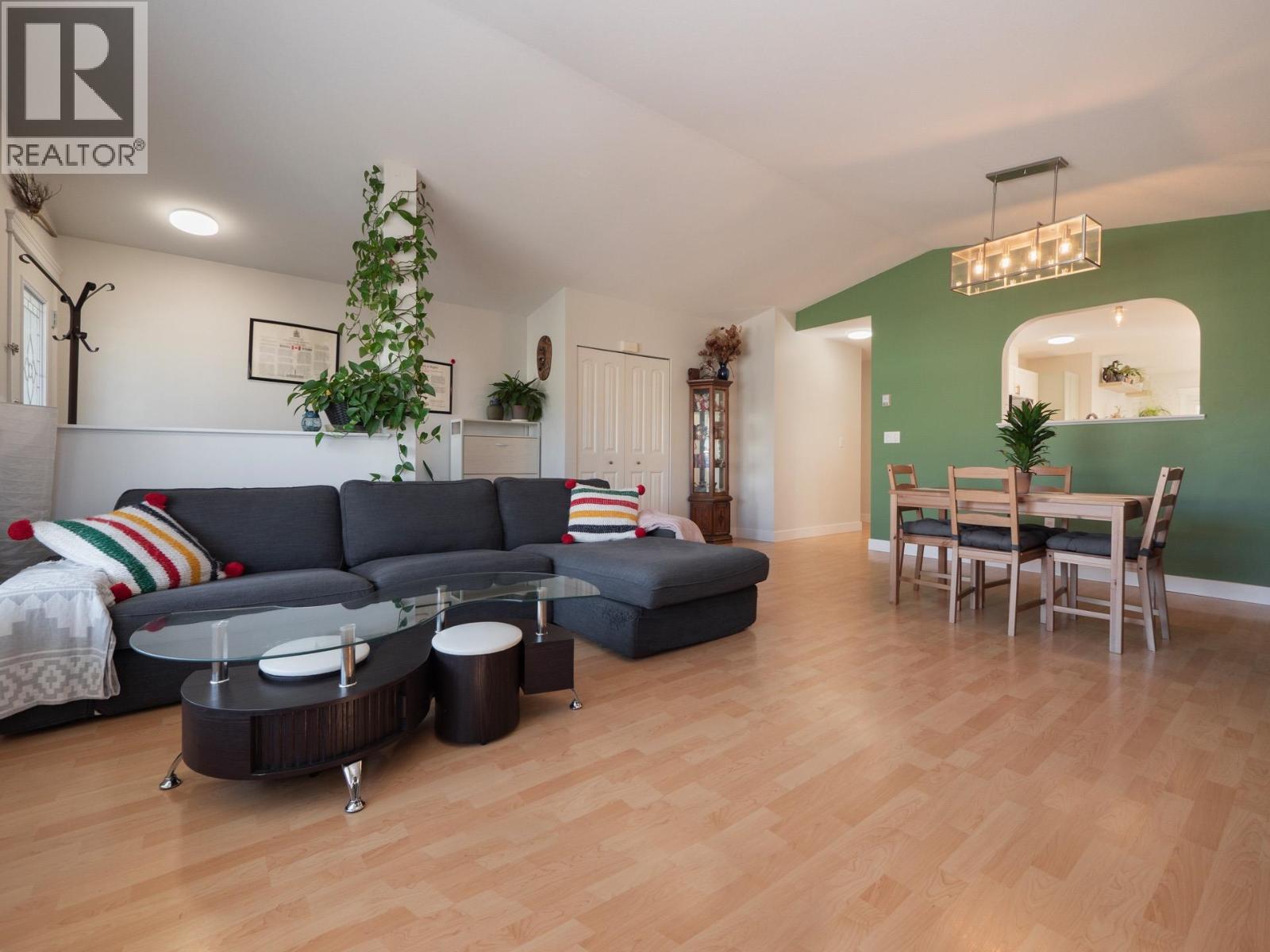 5726 EMILY WAY, Sechelt