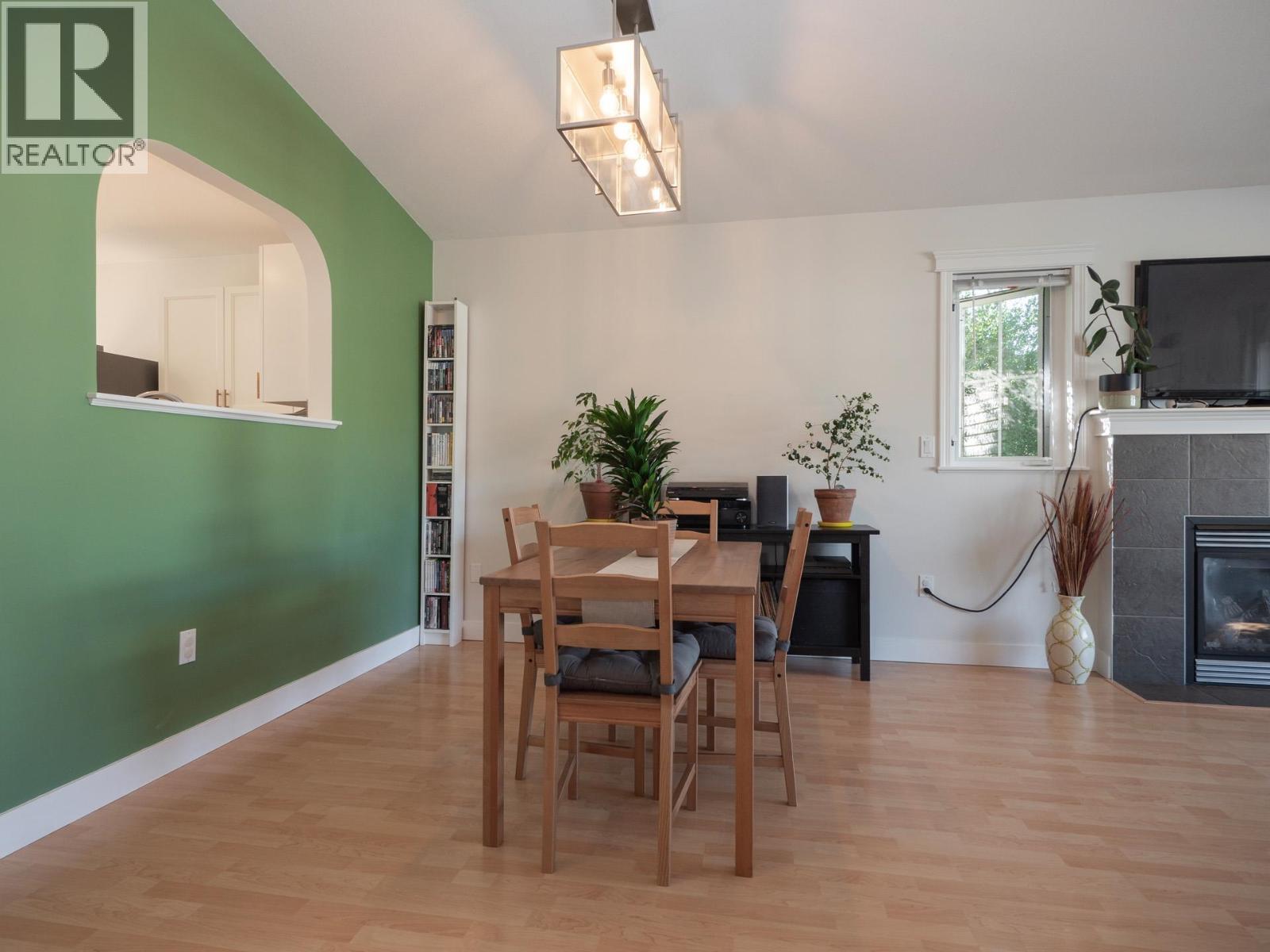 5726 EMILY WAY, Sechelt