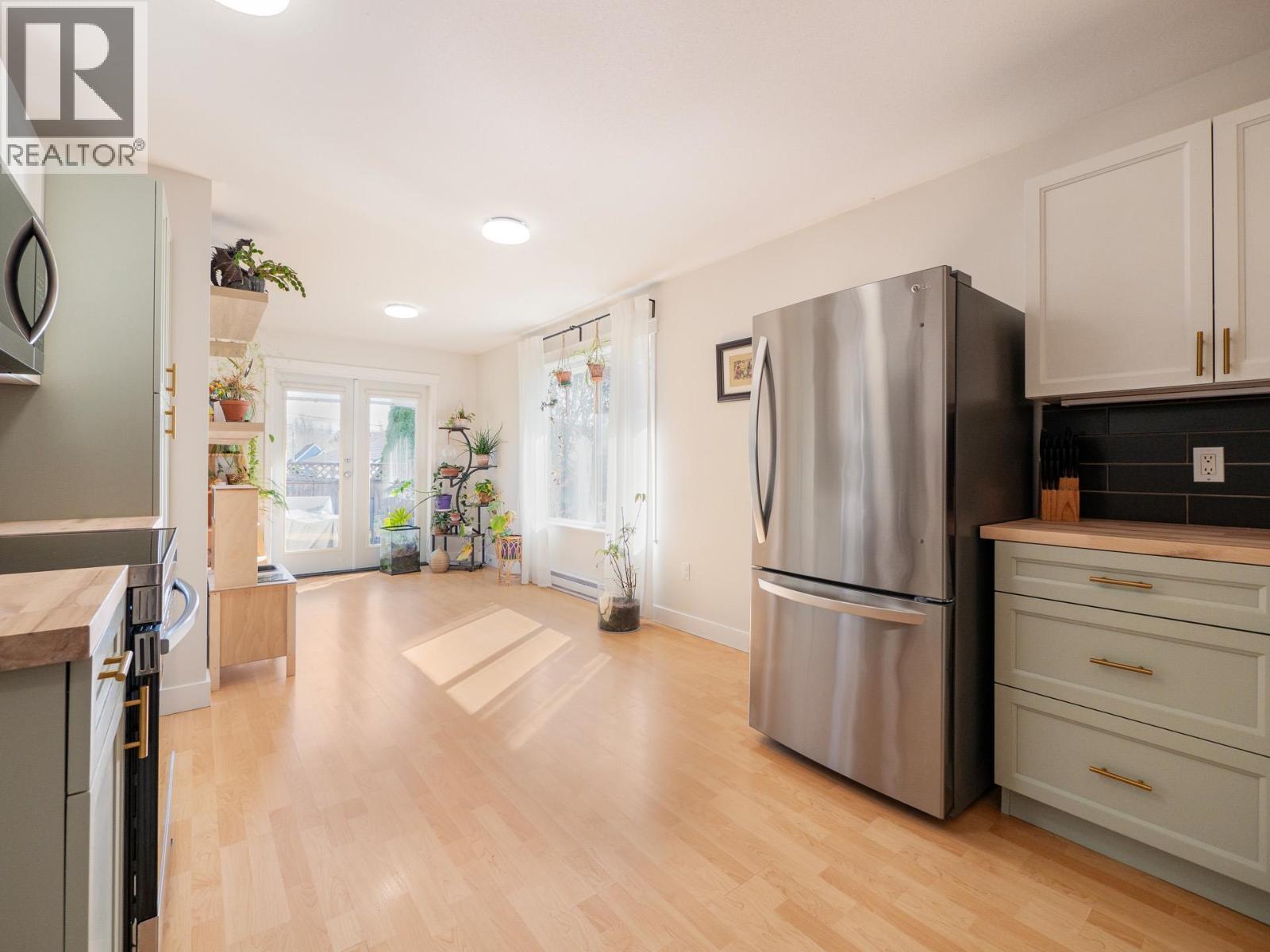 5726 EMILY WAY, Sechelt