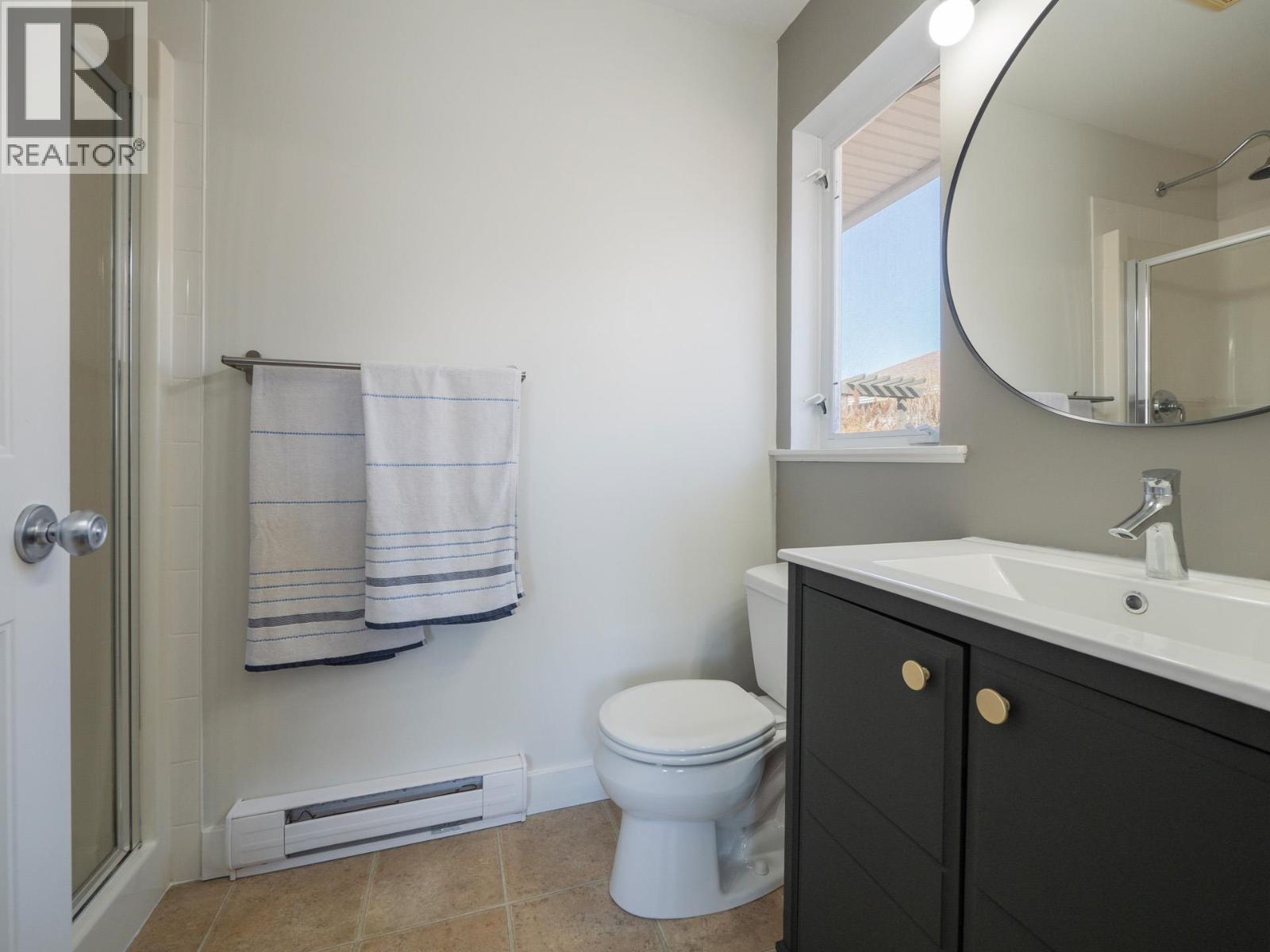 5726 EMILY WAY, Sechelt