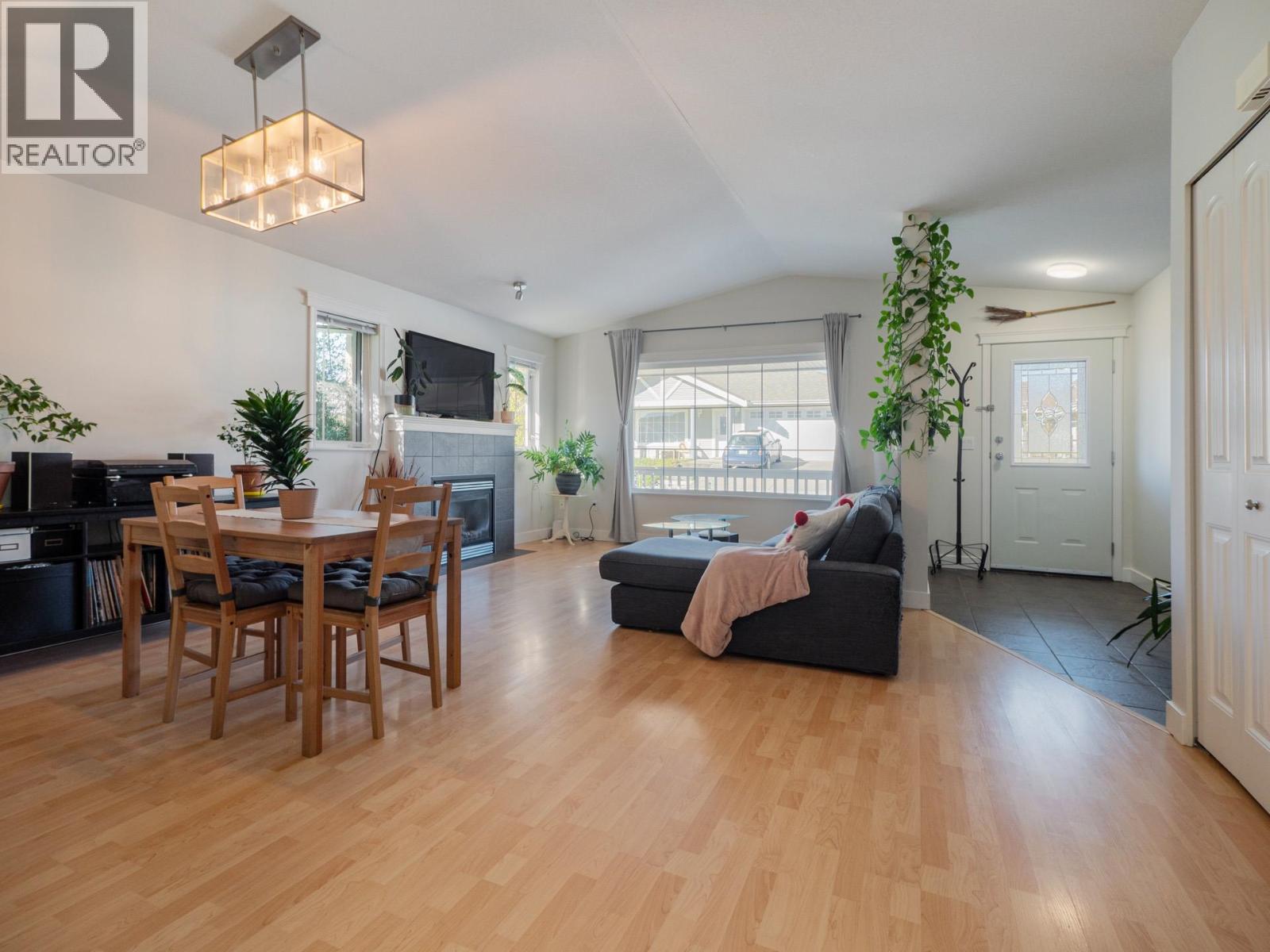 5726 EMILY WAY, Sechelt