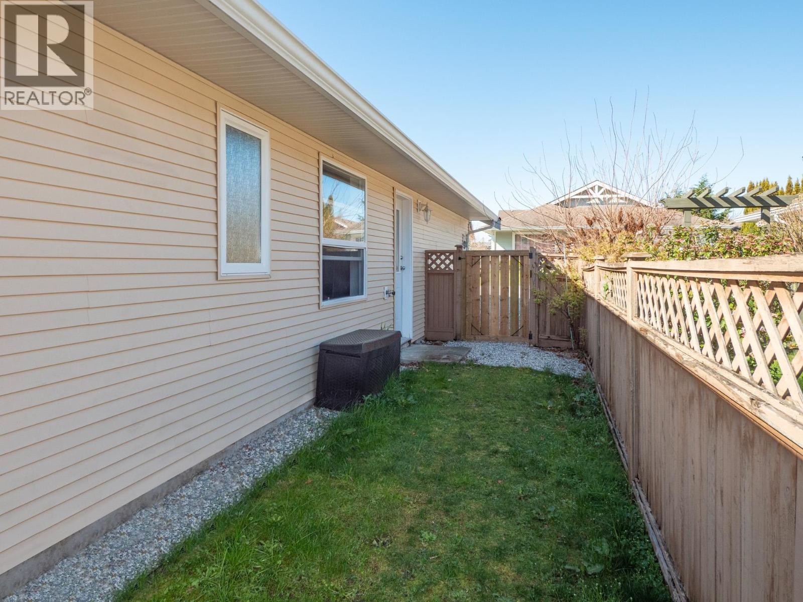 5726 EMILY WAY, Sechelt