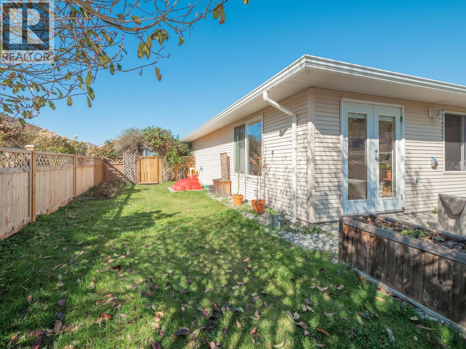 5726 EMILY WAY, Sechelt