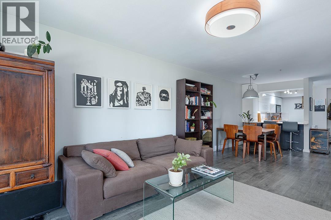 102 3981 FRASER STREET