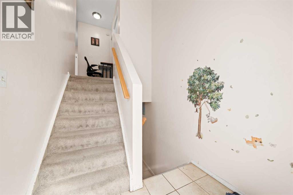 Single Family House for Sale in  Berkley Way NW Beddington Heights Calgary 