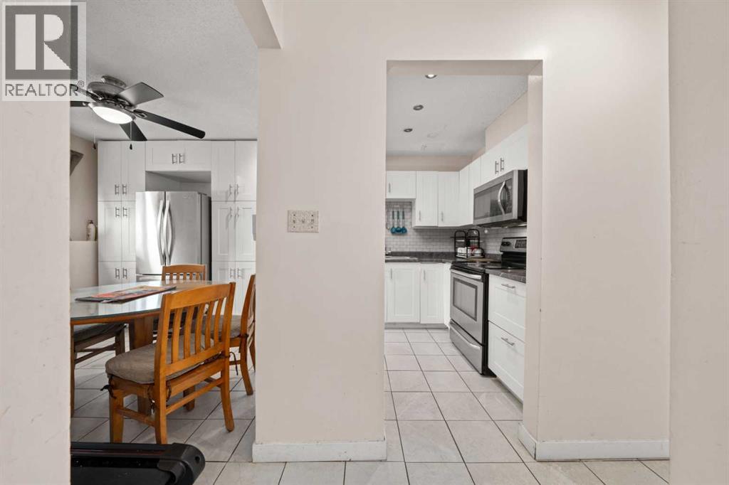 Single Family House for Sale in  Berkley Way NW Beddington Heights Calgary 