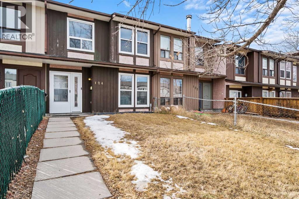 Single Family House for Sale in  Berkley Way NW Beddington Heights Calgary 