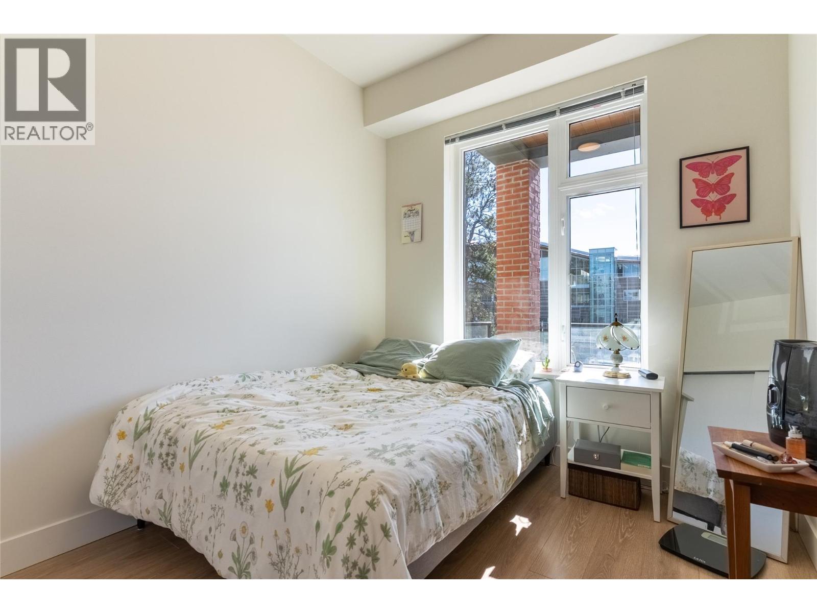 #306 885 UNIVERSITY DRIVE - 5