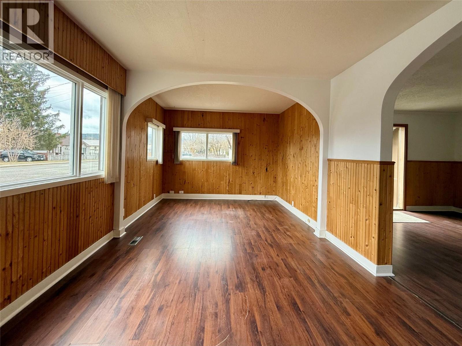  317 4TH Avenue South, Cranbrook