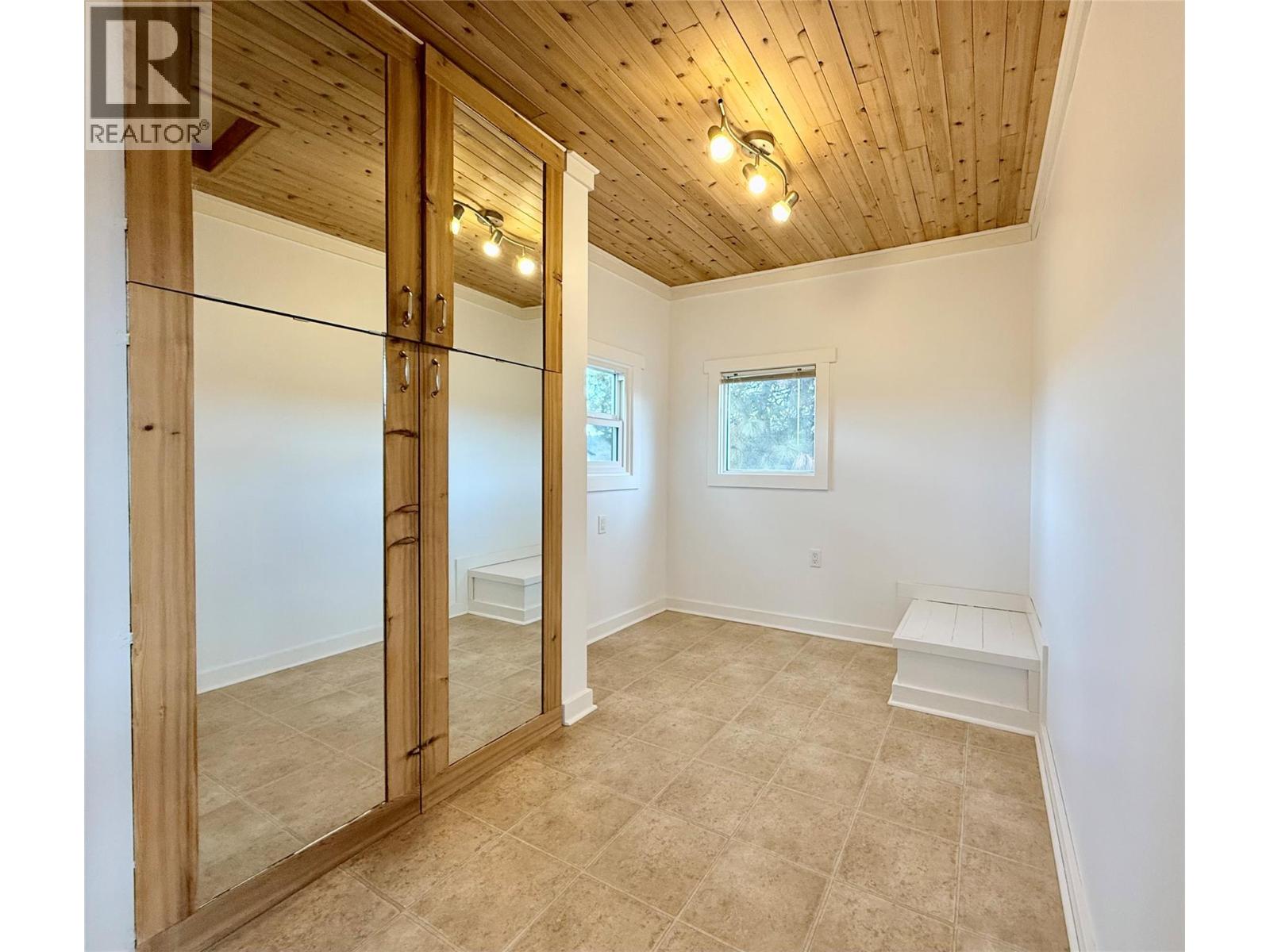  317 4TH Avenue South, Cranbrook