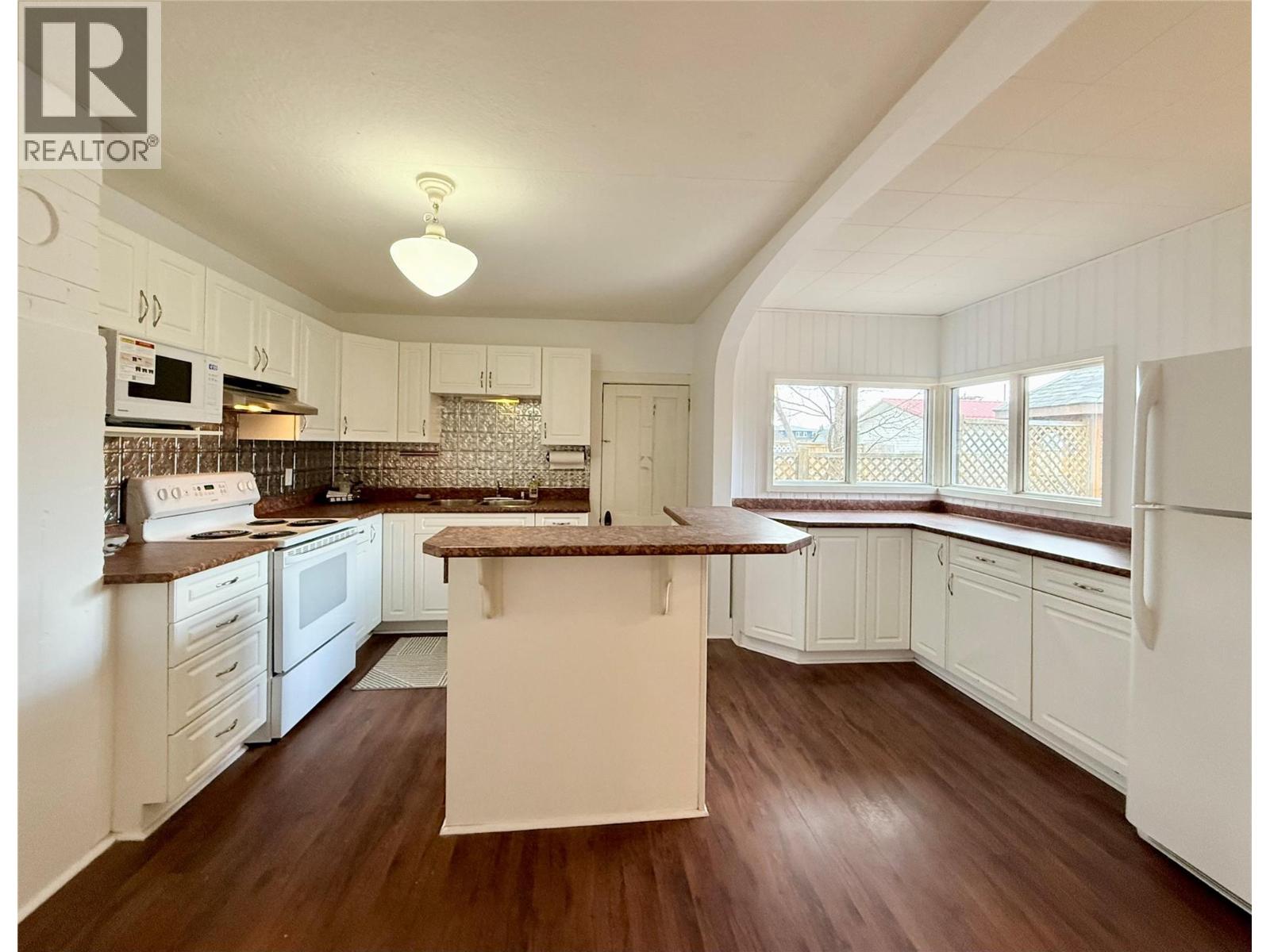  317 4TH Avenue South, Cranbrook