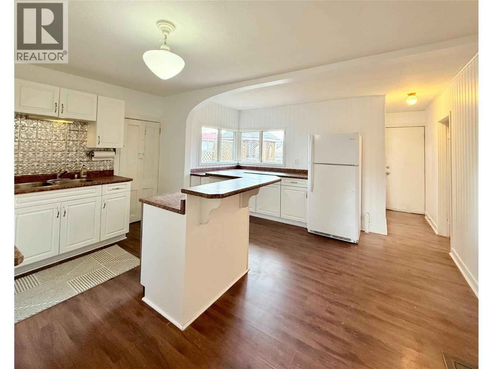  317 4TH Avenue South, Cranbrook