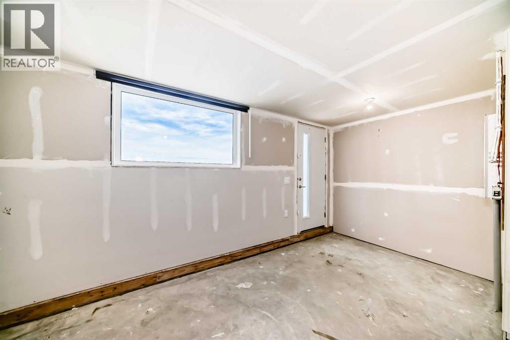 Single Family House for Sale in  Evanscrest Square NW Evanston Calgary 