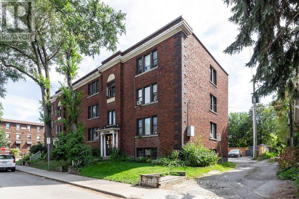 #1 352 HUNTER STREET E - 1